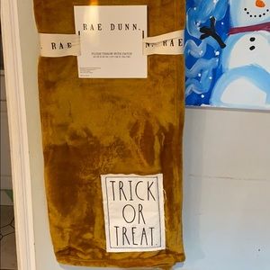 Rae Dunn Throw